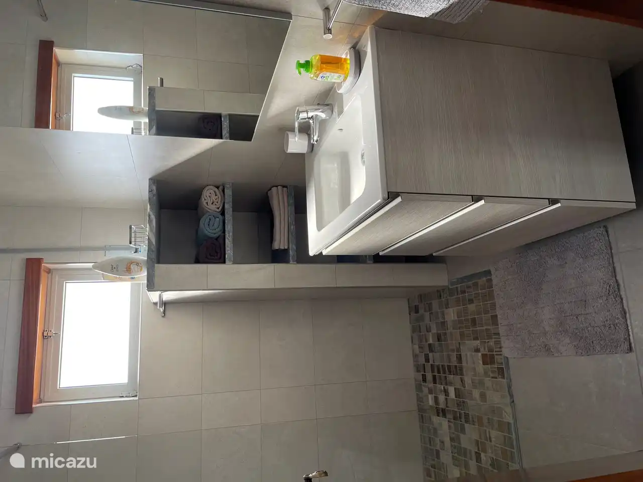 Bathroom 1 
Shower and toilette can be found in the 3 bedrooms