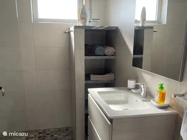 Casa Leo Mar | Portugal, Costa de Prata, Santa Catarina CLD - bungalow Salle de bain 1 
Douche et toilettes se trouvent dans les 3 chambres