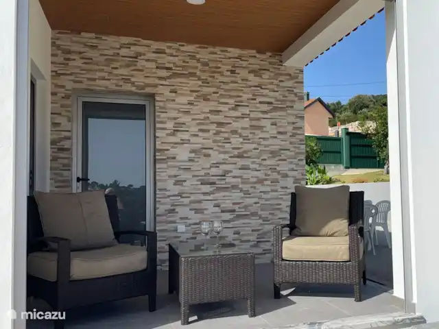 Casa Leo Mar | Portugal, Costa de Prata, Santa Catarina CLD - bungalow Terrasse couverte avec de belles vues sur la vallée et le jardin attenant