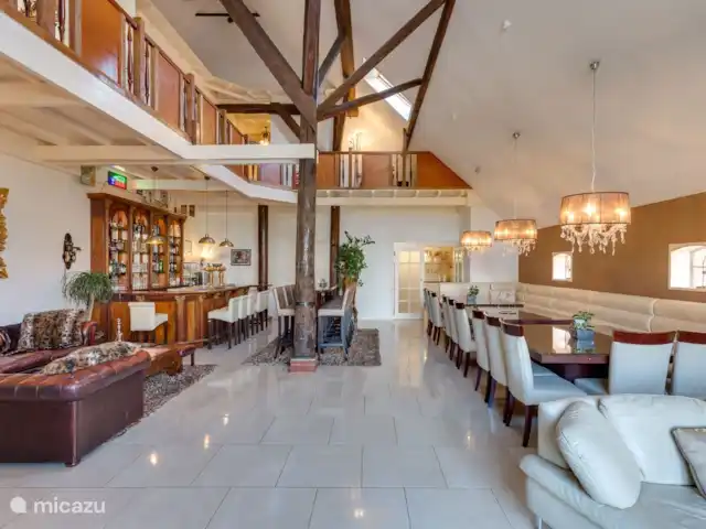 La Ferme Blanche | Pays-Bas, Drenthe, Drouwenermond - ferme Salon spacieux avec bar confortable