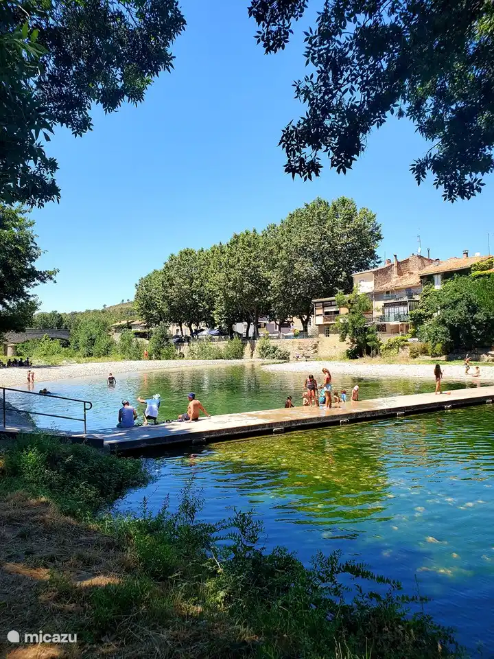 situé dans un super joli village