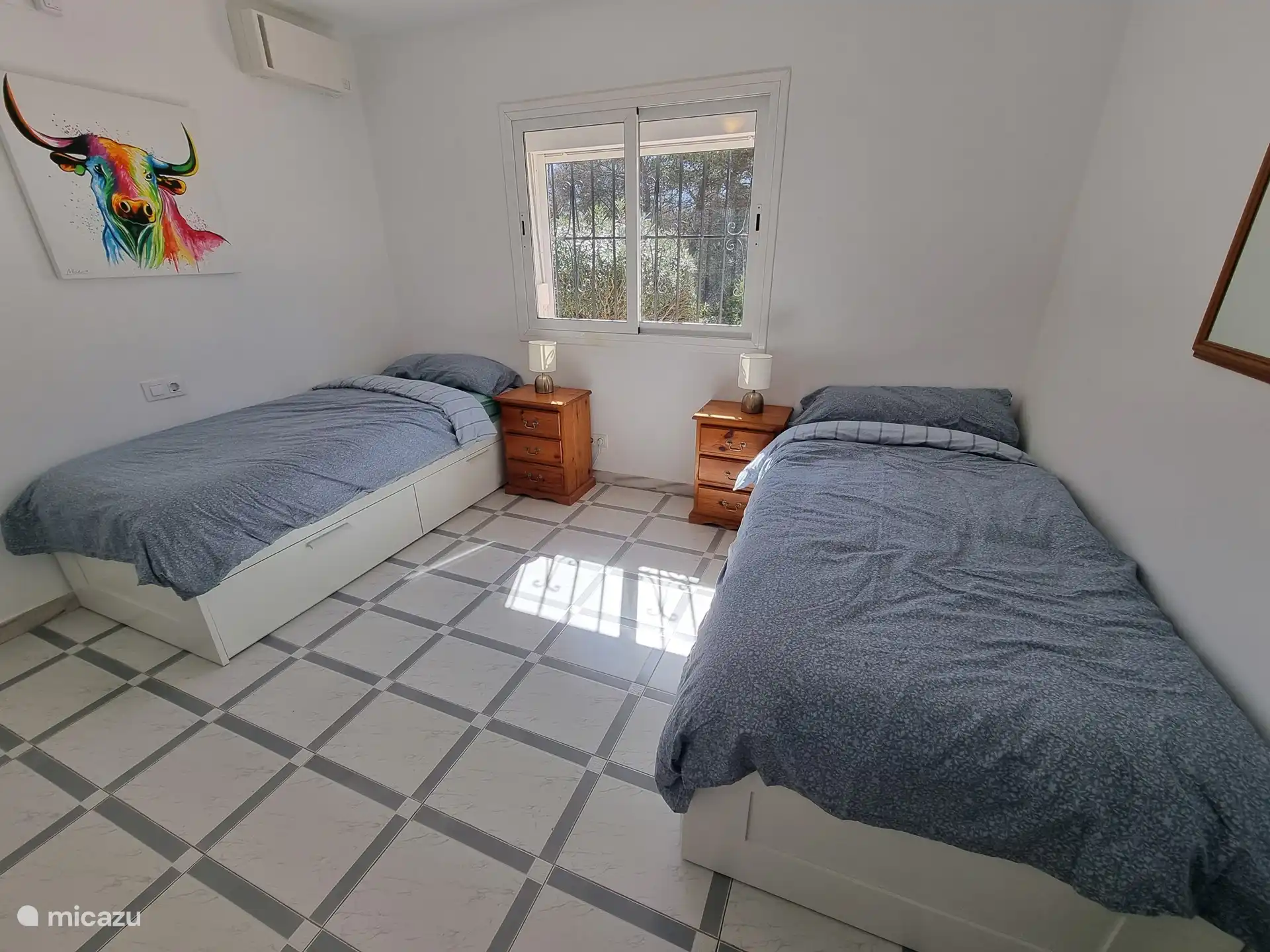 3. Schlafzimmer mit zwei Einzelbetten (90x200cm) und Klimaanlage