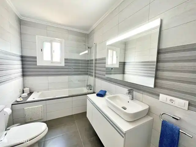 Villa Paradis | Espagne, Costa Blanca, Jávea - villa 2ème salle de bain avec baignoire avec bain à remous