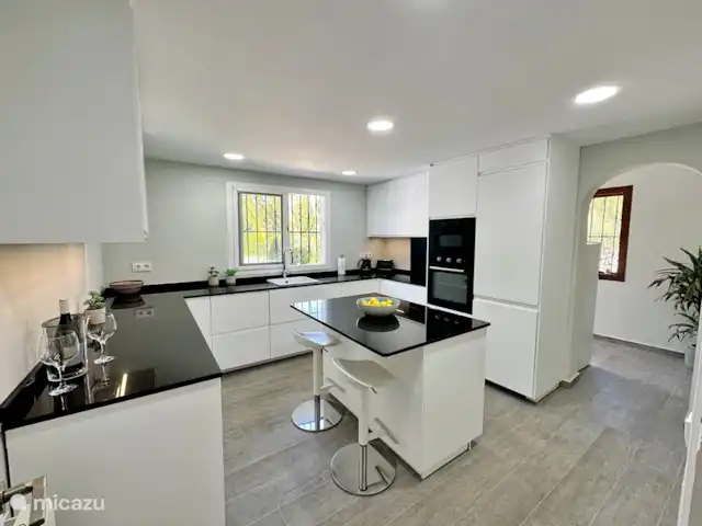 Villa Paradis | Espagne, Costa Blanca, Jávea - villa Cuisine moderne avec îlot de travail / bar à petit-déjeuner