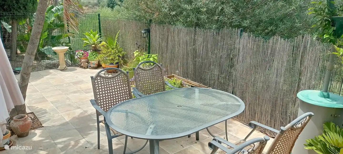 Terraza privada con vistas al campo de golf con barbacoa