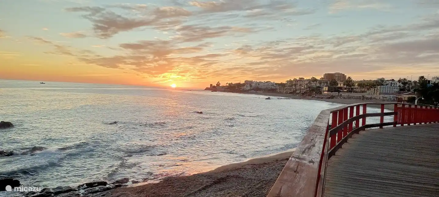 Atardecer en la playa de la Riviera