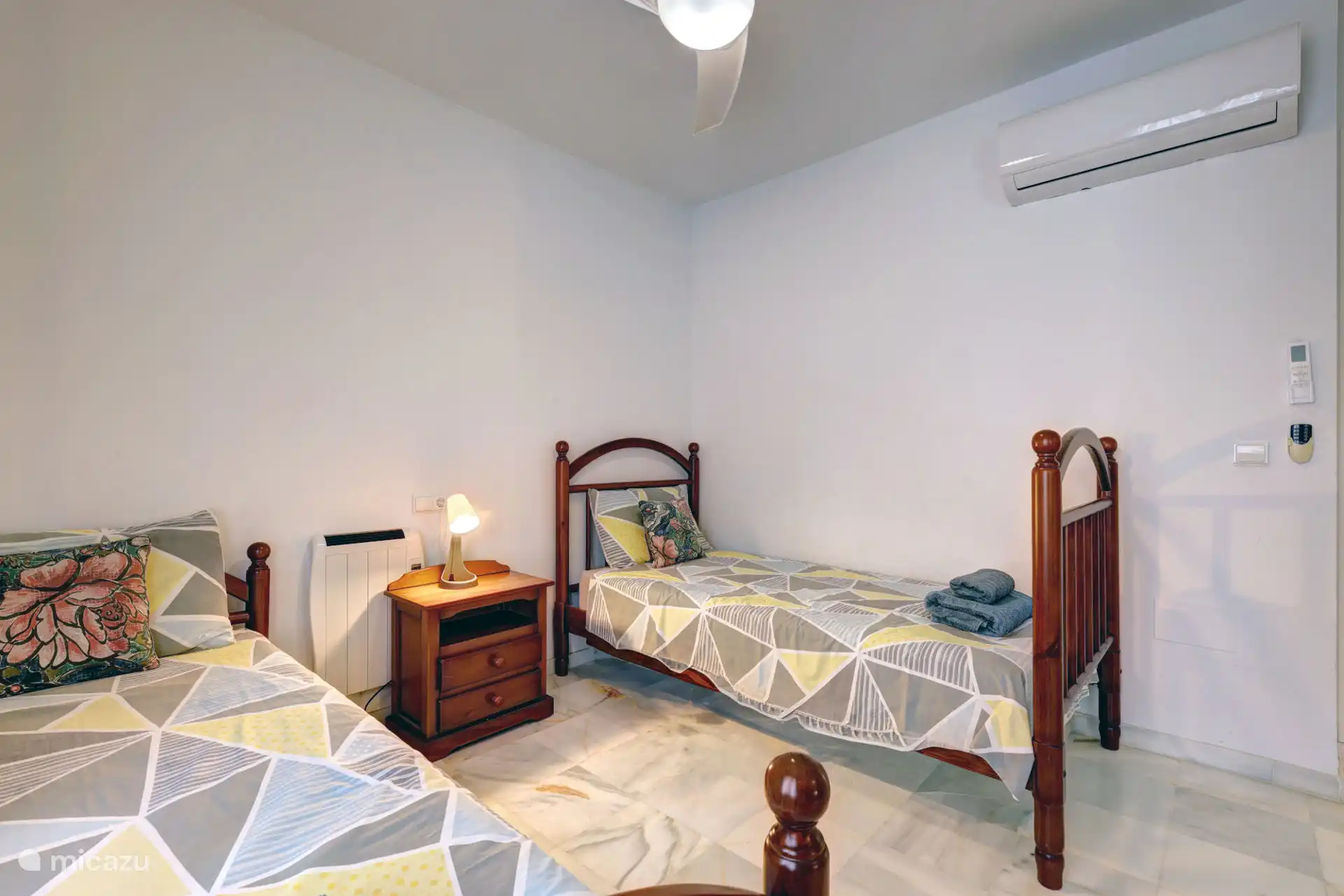 Schlafzimmer 2 mit Einzelbetten