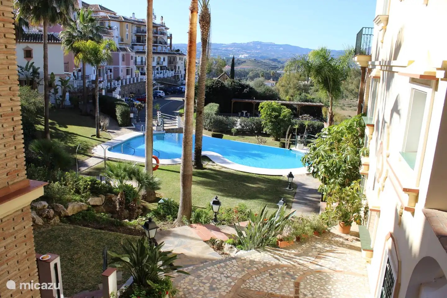 Poolblick von der Terrasse