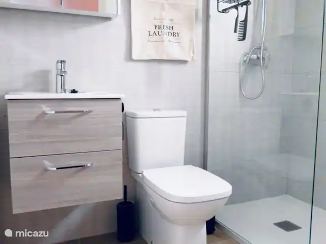 Ático de lujo con vistas al mar en España, Costa Cálida, Puerto de Mazarrón - apartamento Baño del dormitorio principal
