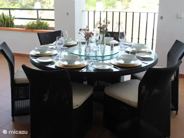 Maison 3 Chambres, Tennis+Piscine, Miraflores | Espagne, Costa del Sol, Riviera Del Sol - maison de ville Terrasse avec coin repas, BBQ (gaz) et Réfrigérateur