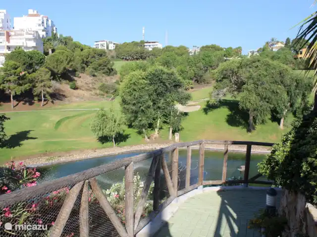 Maison 3 Chambres, Tennis+Piscine, Miraflores | Espagne, Costa del Sol, Riviera Del Sol - maison de ville Terrain de golf près de la piscine 1