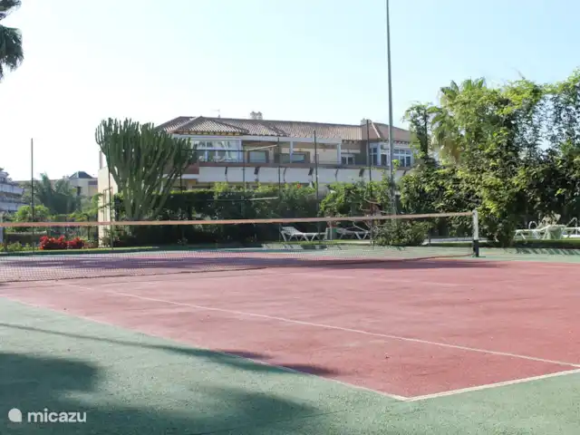 Maison 3 Chambres, Tennis+Piscine, Miraflores | Espagne, Costa del Sol, Riviera Del Sol - maison de ville Court de tennis près de la piscine 2