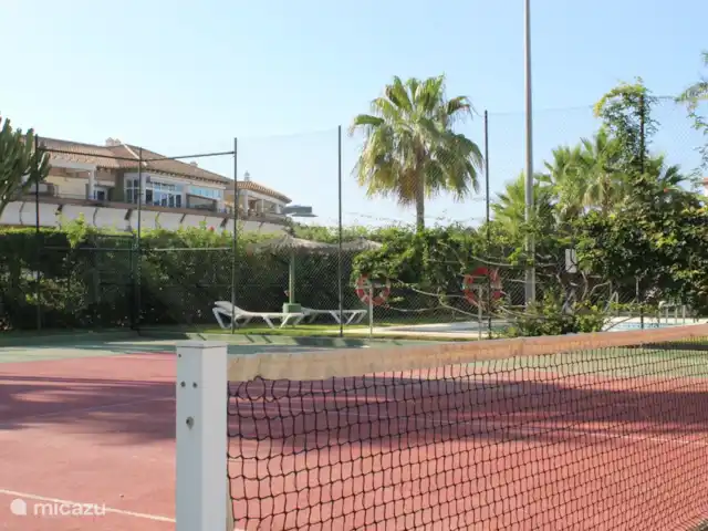 Maison 3 Chambres, Tennis+Piscine, Miraflores | Espagne, Costa del Sol, Riviera Del Sol - maison de ville Court de tennis près de la piscine 2