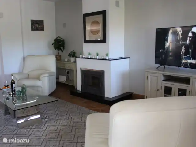 Maison 3 Chambres, Tennis+Piscine, Miraflores | Espagne, Costa del Sol, Riviera Del Sol - maison de ville Salon avec accès direct à la terrasse principale