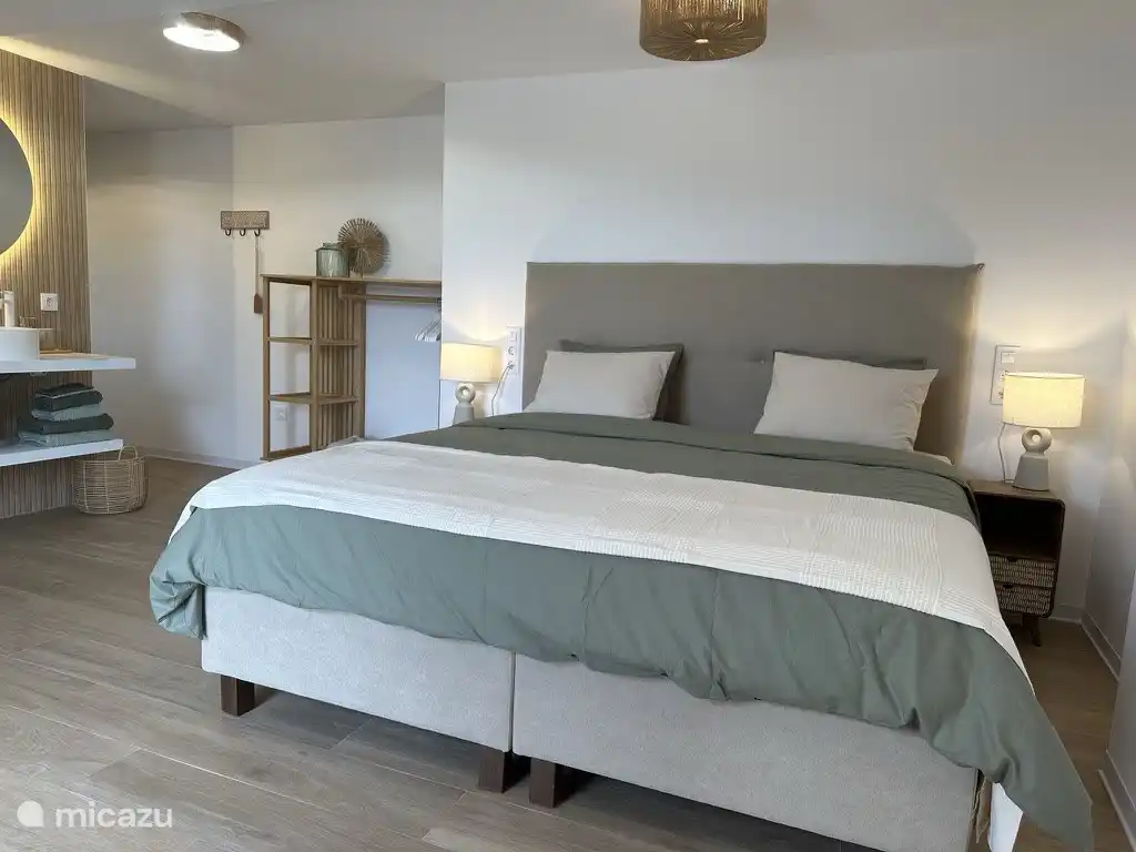 Luxuriöses Kingsize-Boxspringbett 180x200