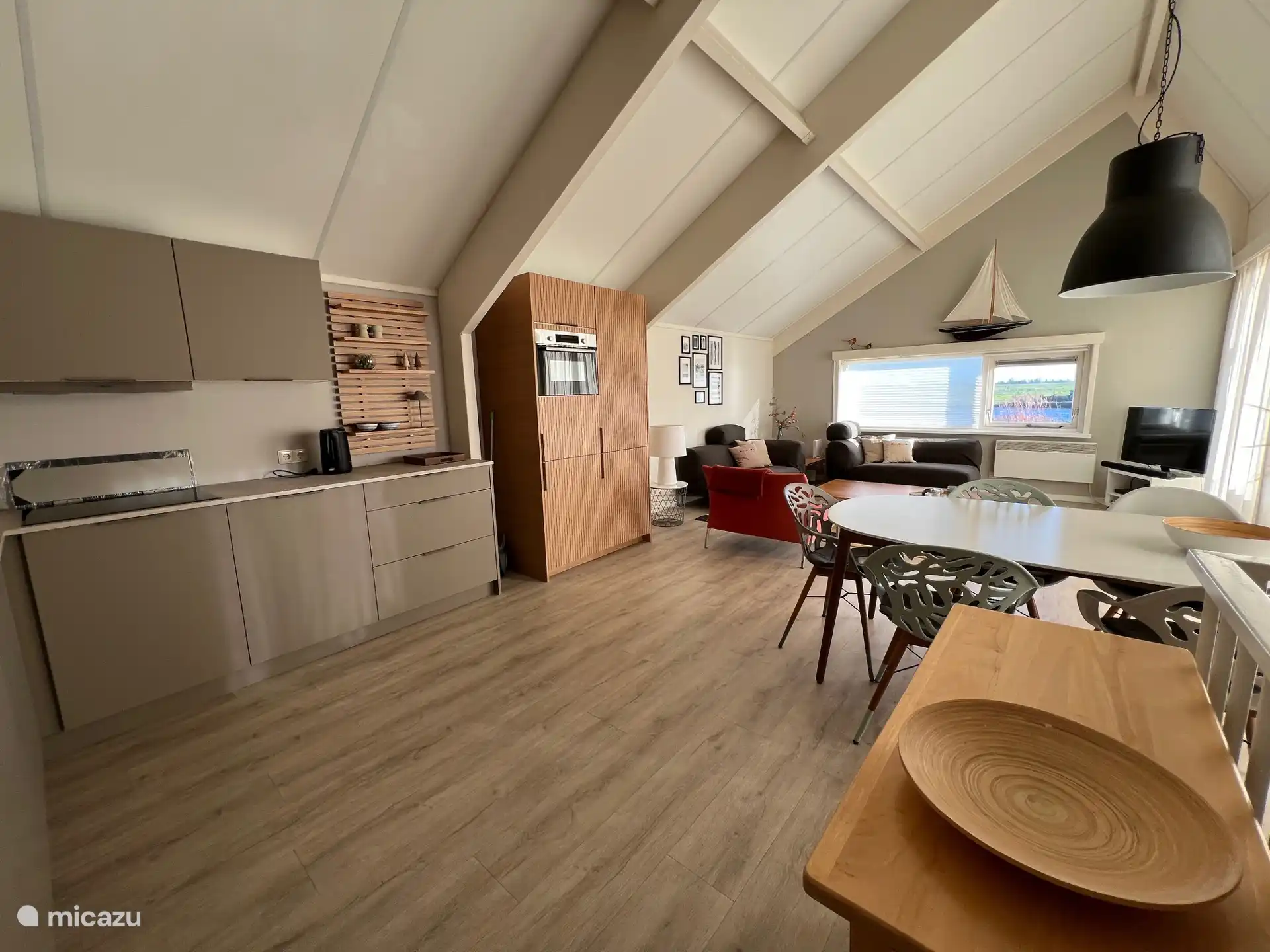 Keuken & Woonkamer 1e verdieping