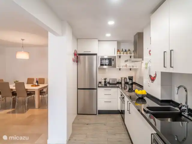 Casa Playa Guadalmar huren in Spanje, Costa del Sol, Málaga - appartement Keuken met toegang tot de eetkamer.