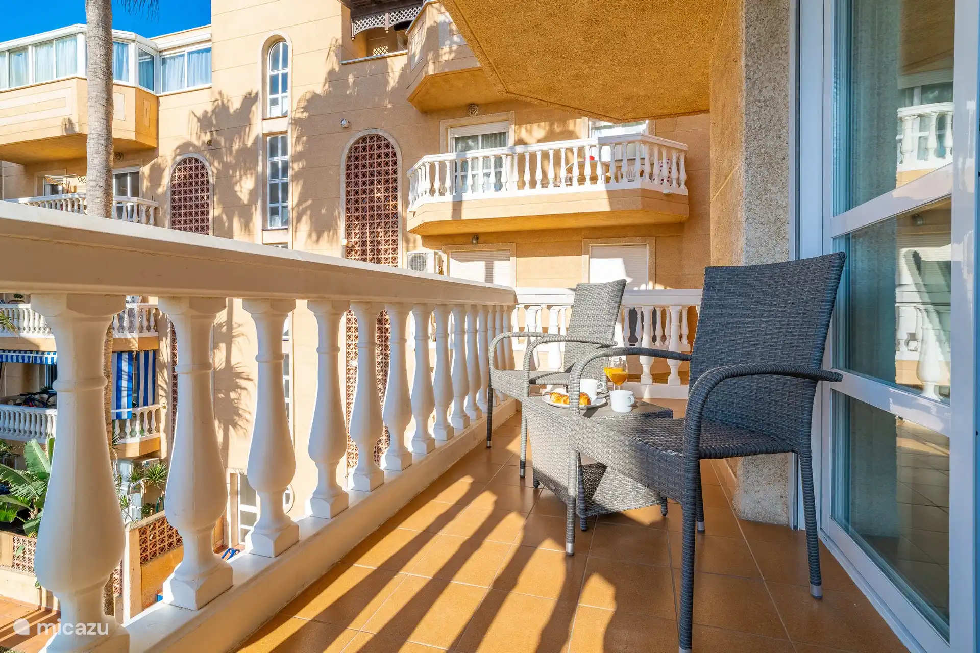 Grande terrasse calme