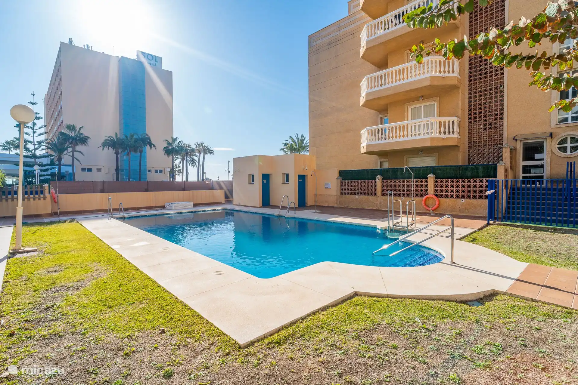 Piscine uniquement disponible pour les clients de ce bloc. 