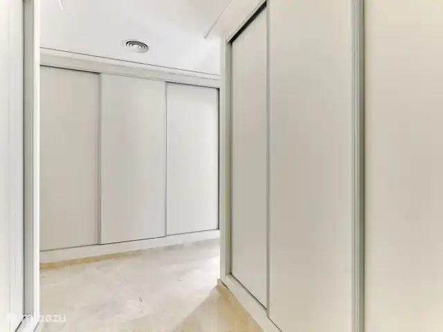 villa en España, Costa Blanca, Aspe – Butterfly Villa - piscina y parque infantil vestidor