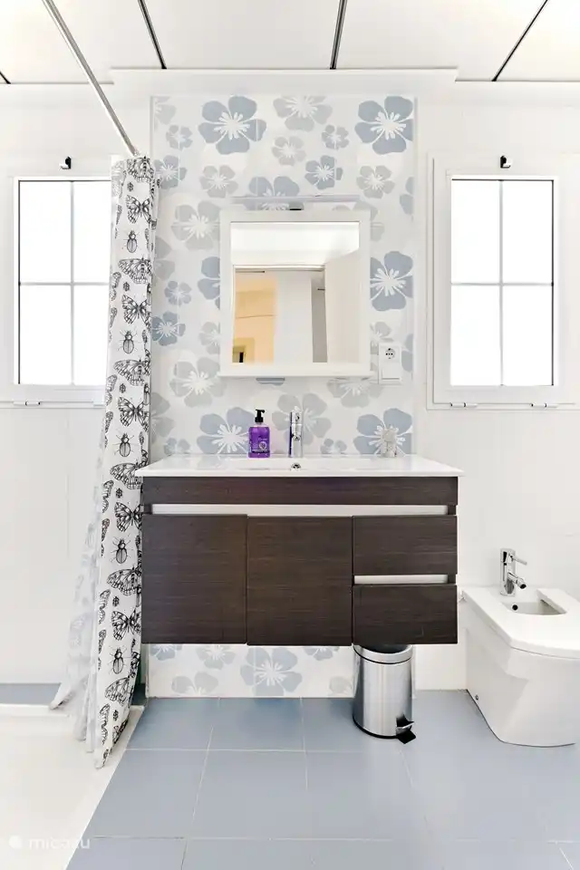 Badezimmer im 1. Stock