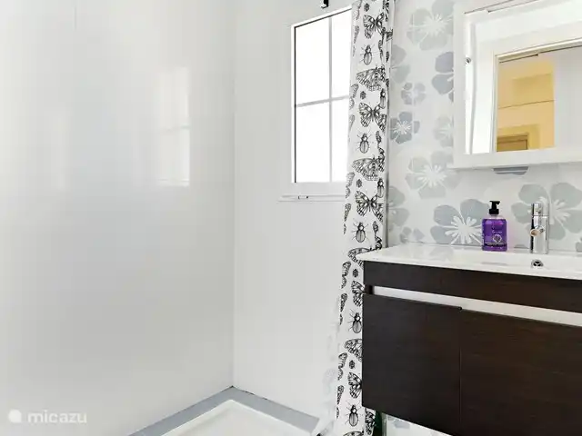 villa en España, Costa Blanca, Aspe – Butterfly Villa - piscina y parque infantil baño 1er piso