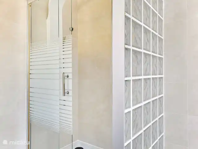 villa en España, Costa Blanca, Aspe – Butterfly Villa - piscina y parque infantil cuarto de baño