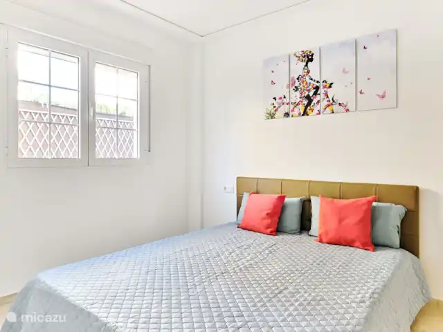 villa en España, Costa Blanca, Aspe – Butterfly Villa - piscina y parque infantil dormitorio planta baja