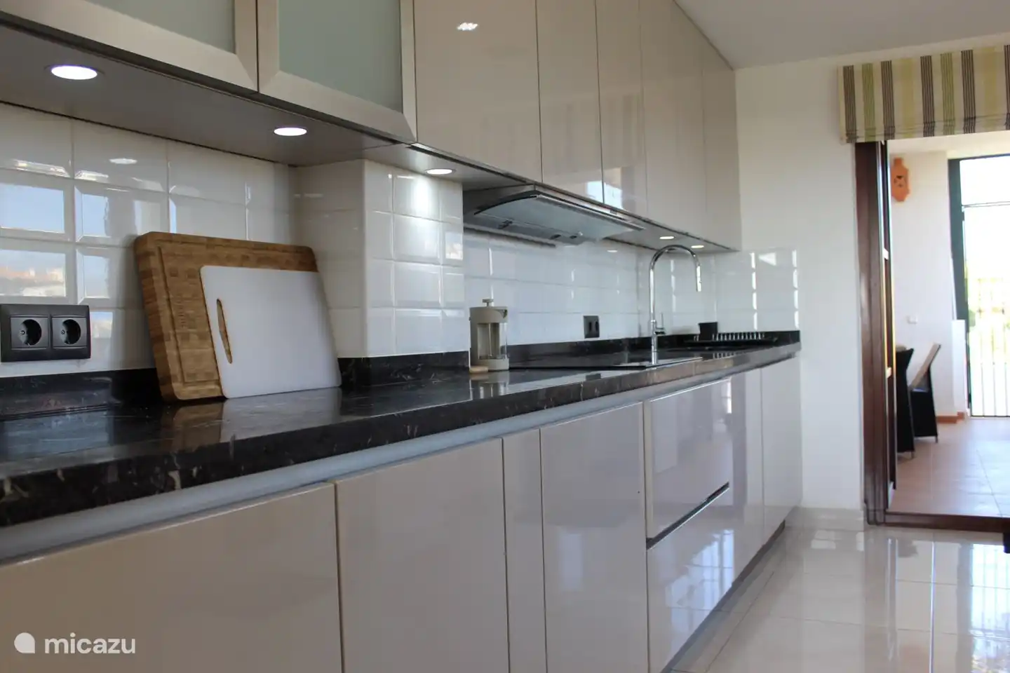 Voll ausgestattete Küche