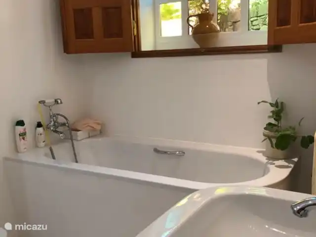 Villa Monte do Cerrito huren in Portugal, Algarve, São Brás de Alportel - villa badkamer bij slaapkamer begane grond