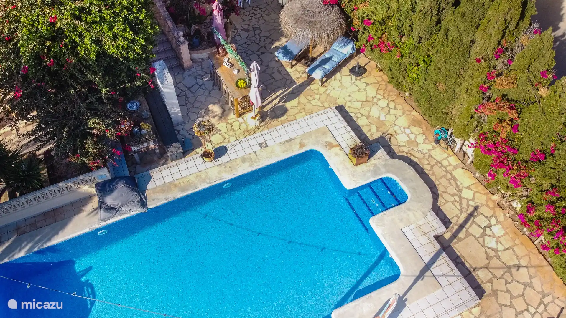 Piscina en terreno compartido con apartamento Gekko y Casita Manana - Apartamento vacacional Merluza en Moraira, Costa Blanca