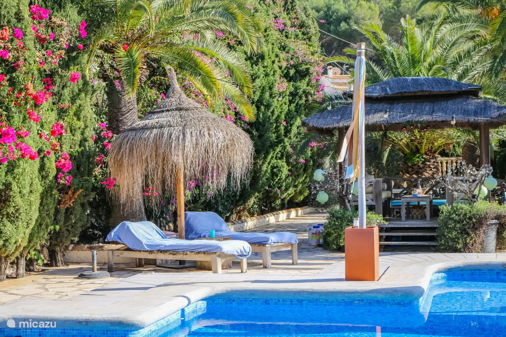 Piscina compartida con apartamento Gekko y Casita Manana - Apartamento vacacional Merluza en Moraira, Costa Blanca