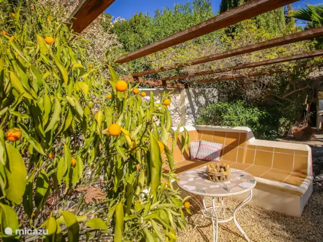 Appartement Merluza | Espagne, Costa Blanca, Moraira - appartement Grand jardin extérieur privé avec coin salon et table à manger avec chaises - Appartement de vacances Merluza à Moraira, Costa Blanca