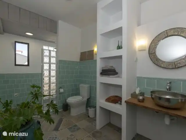 appartement huren in Portugal, Algarve, S.B. de Messines – Bungalow De badkamer met inloopdouche.