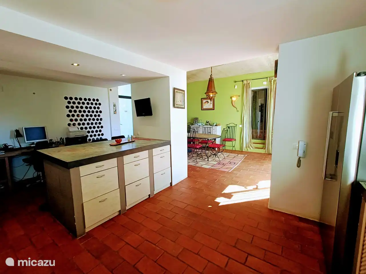 The kitchen from a different angle.