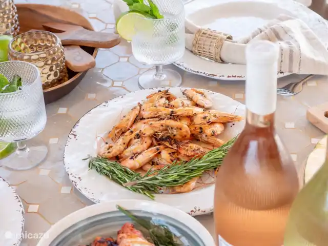 Villa Mero - Benissa Costa | Moraira | Espagne, Costa Blanca, Benissa - villa Villa Mero, délicieux repas dans la cuisine extérieure sous la pergola.
Sur le grand barbecue à gaz Grandhall, vous pouvez griller les plats les plus délicieux !