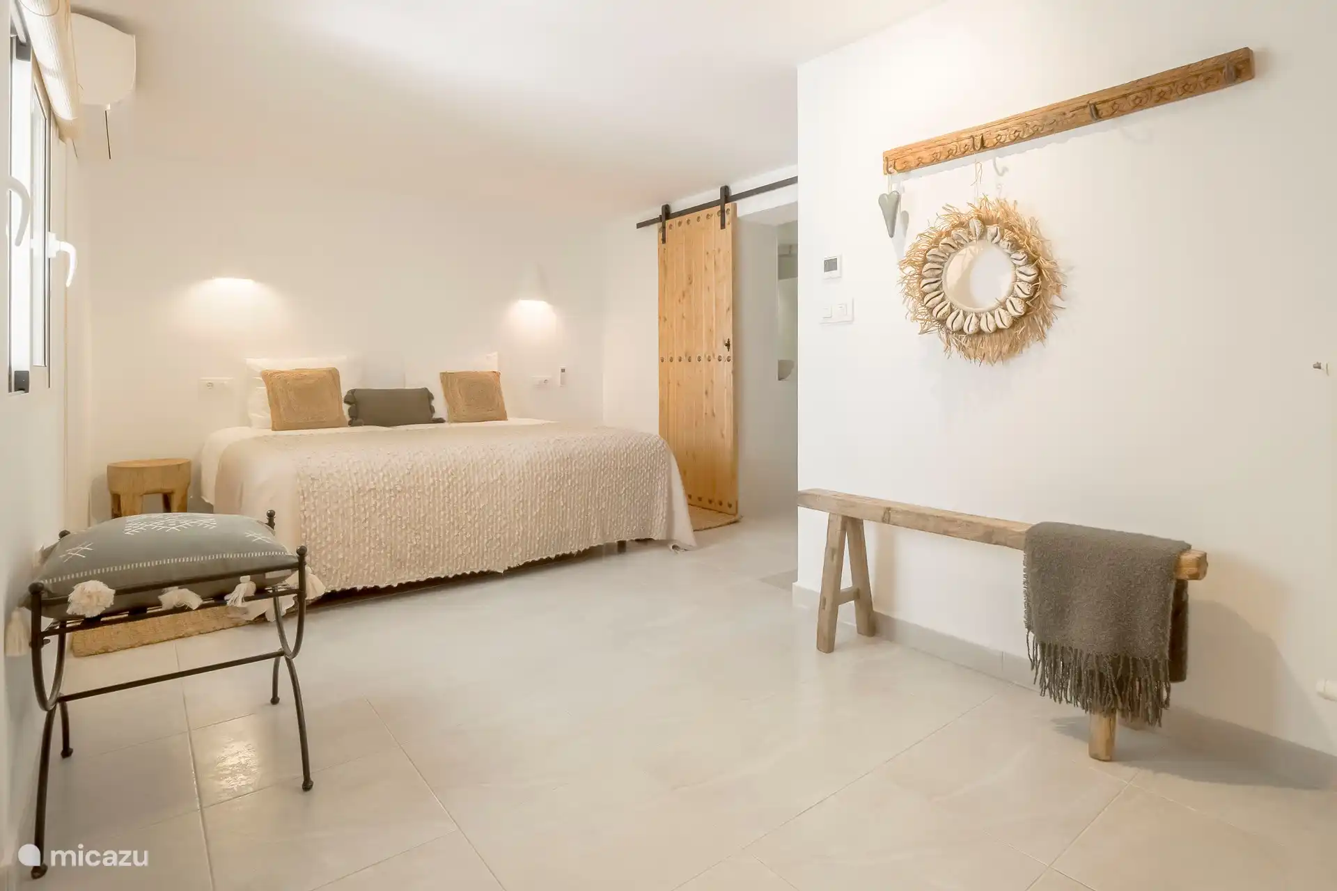 Master bedroom #3 beneden, met badkamer en-suite