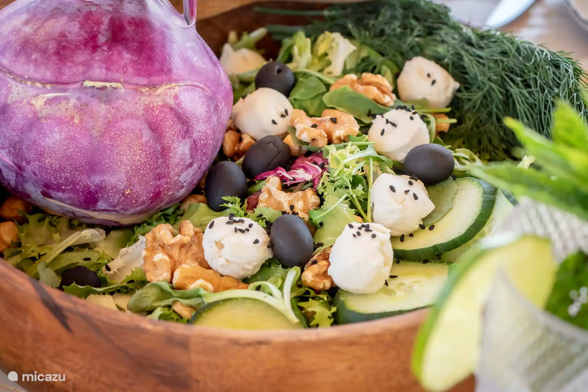 Host u in Villa Mero uw 
retreat, workshop, teamuitje of cycling training, dan kunnen we u externe partijen aanbevelen die gezonde en lekkere maaltijden leveren of ter plekke bereiden. 
Disfrute de su comida!