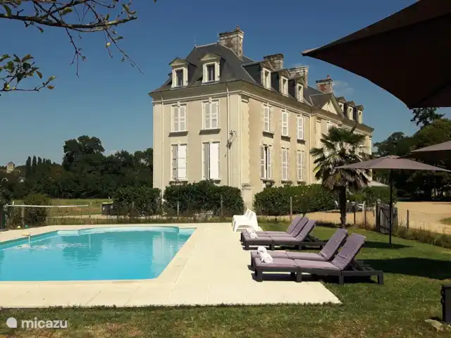 Le Petit Verger - Château la Mothaye | France, Loire, Brion - gîte / cottage Piscine sur le domaine - à disposition de tous les hôtes des gîtes et du château.