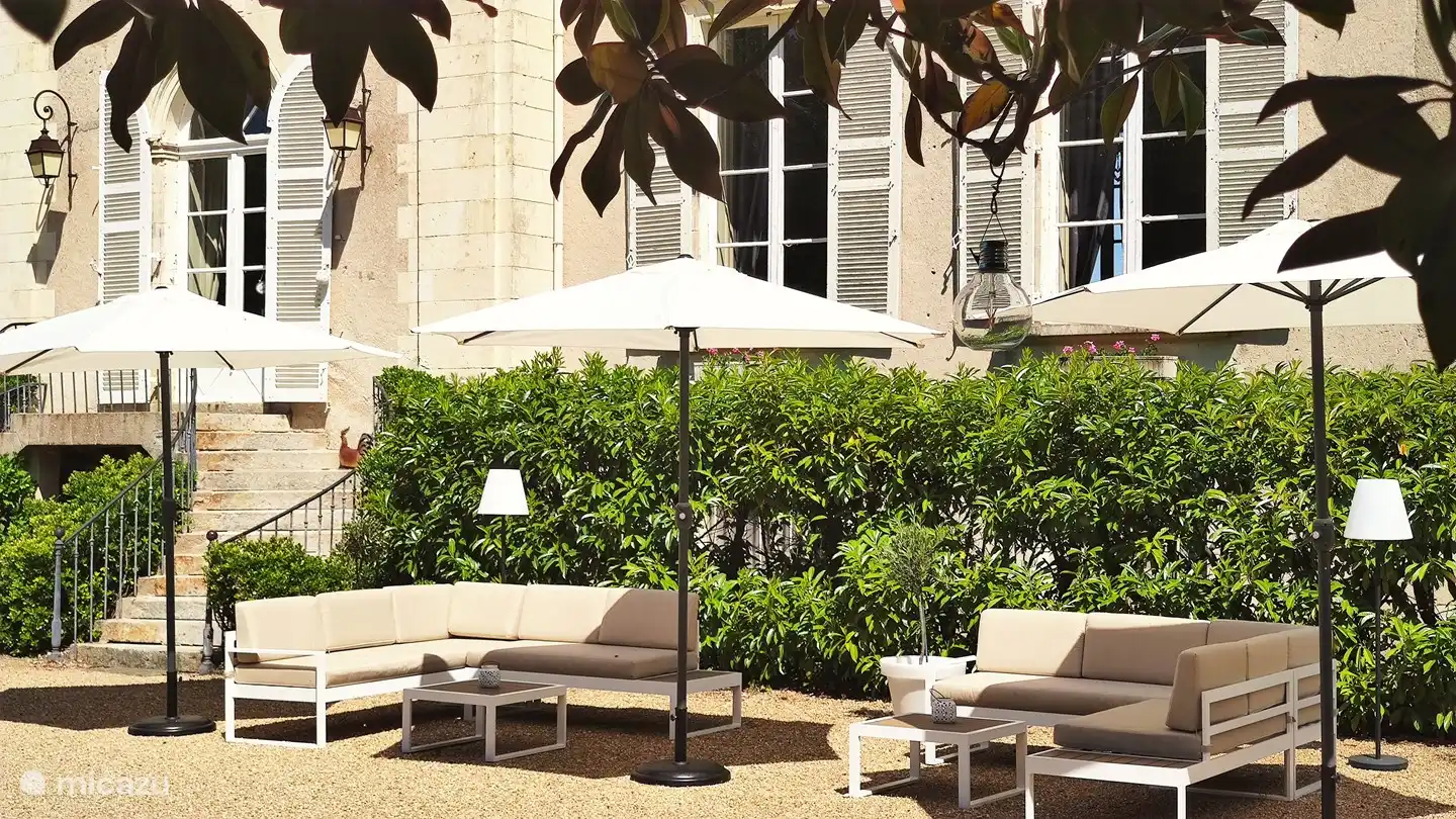 Terrace in front of the chateau (for chateau apartments)