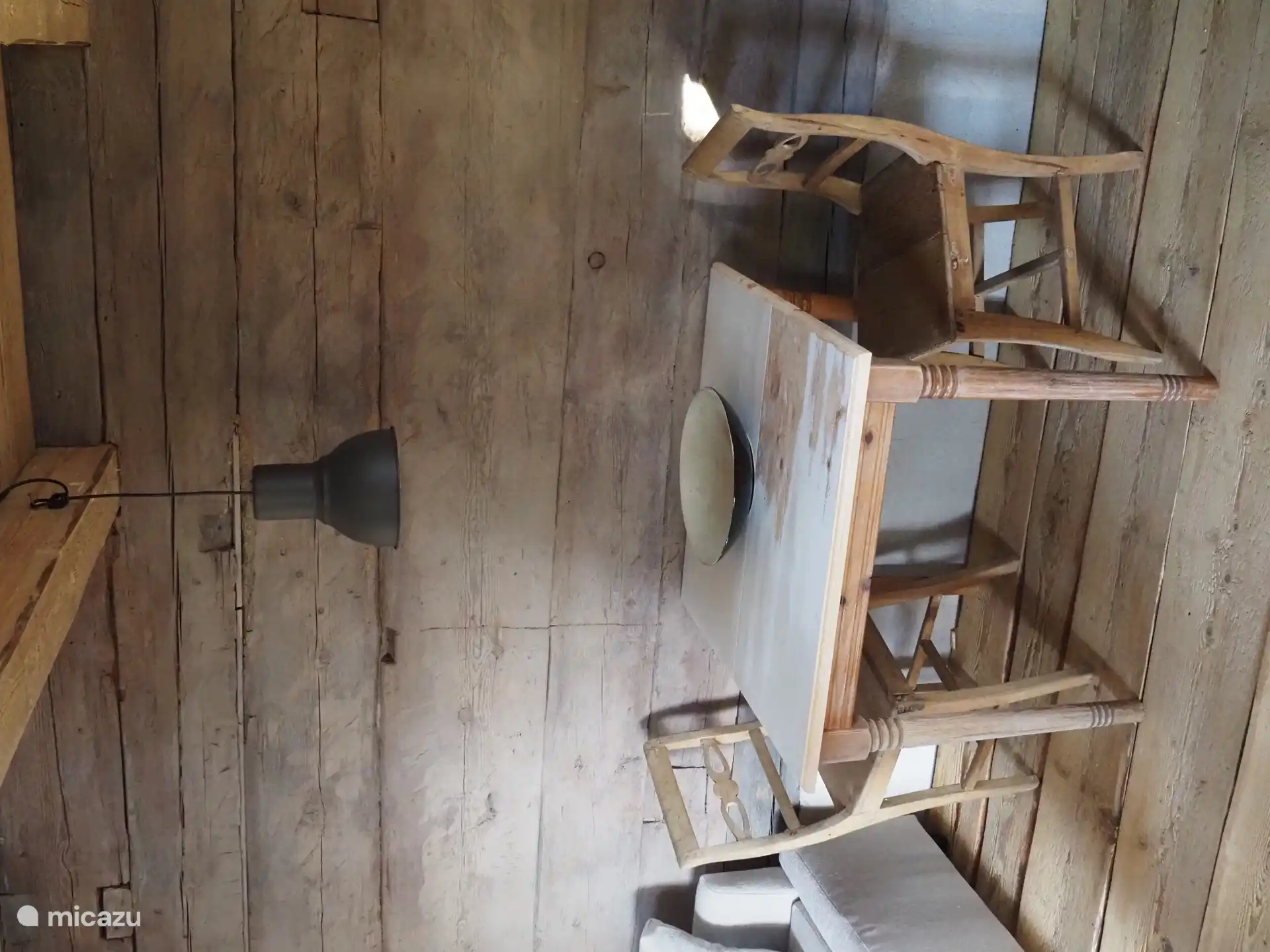 dining table that can be extended to a 4-person dining table