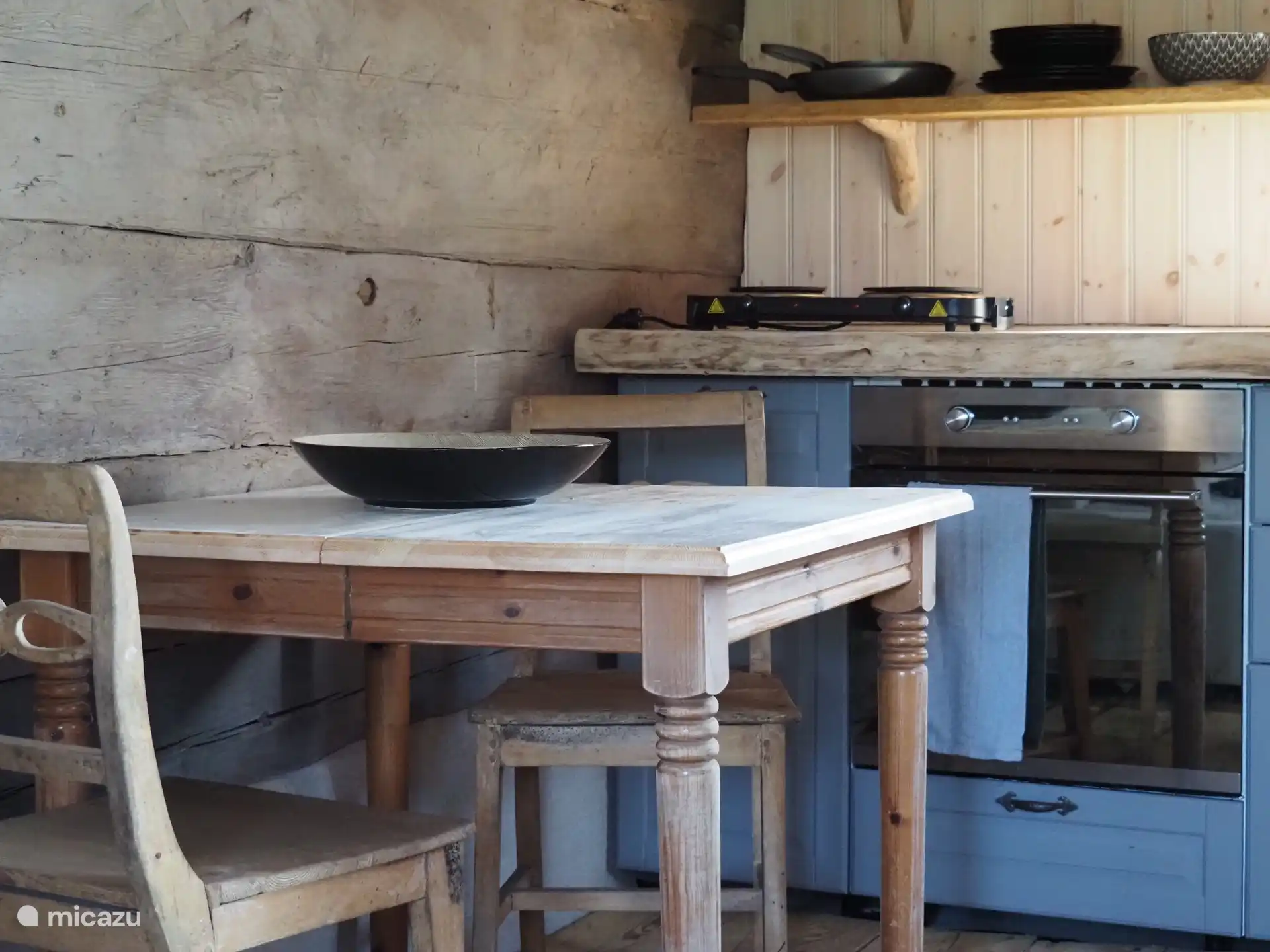 dining table with kitchen