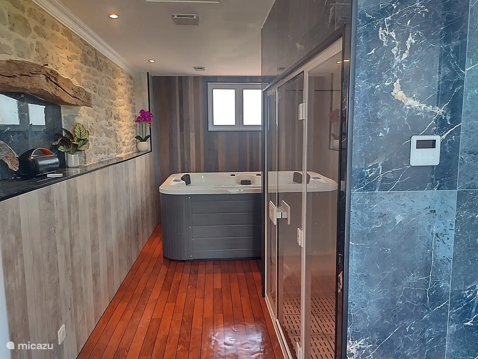 PRIVATER HAMMAM UND JACUZZI