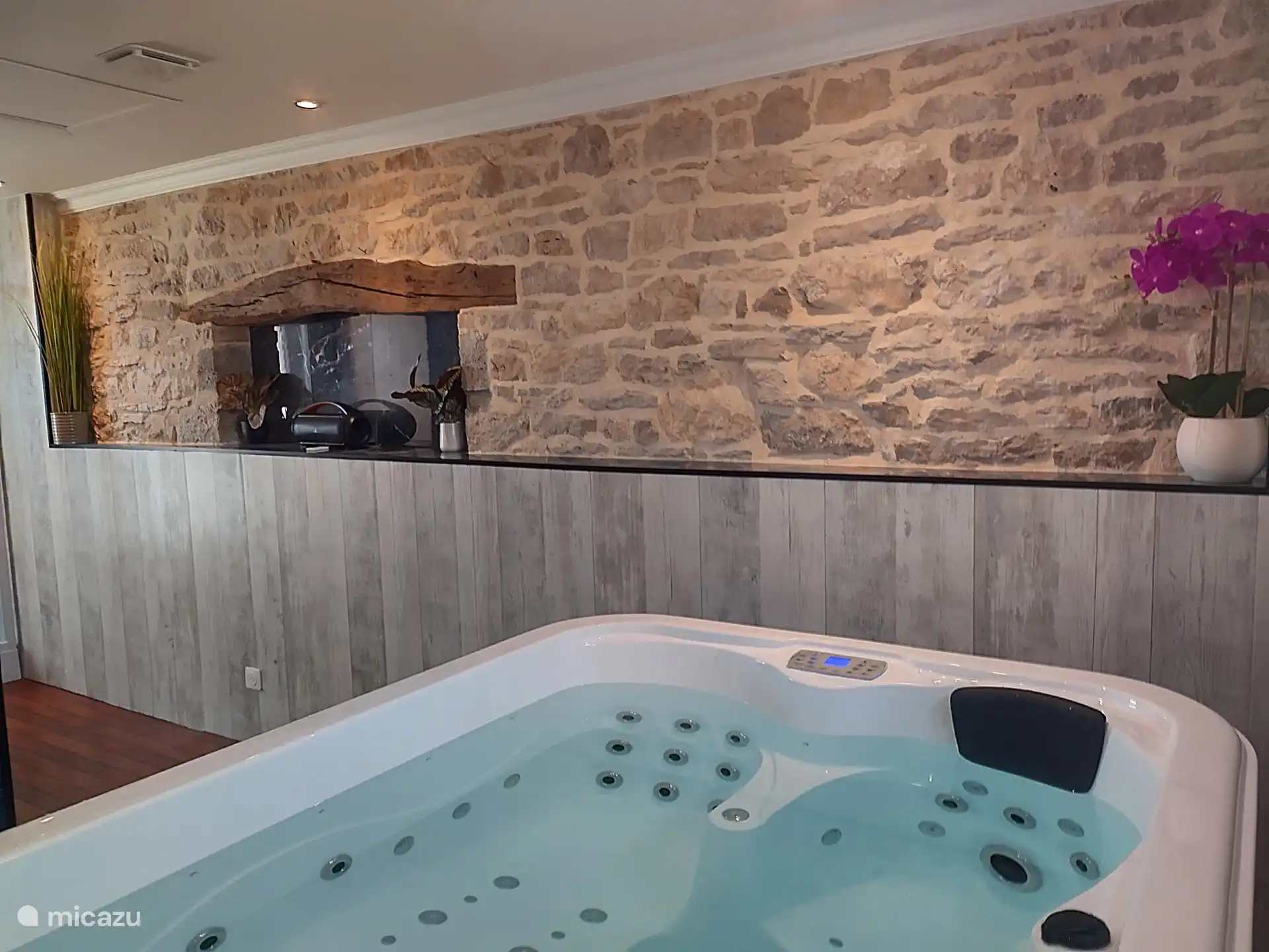 PRIVATER HAMMAM UND JACUZZI