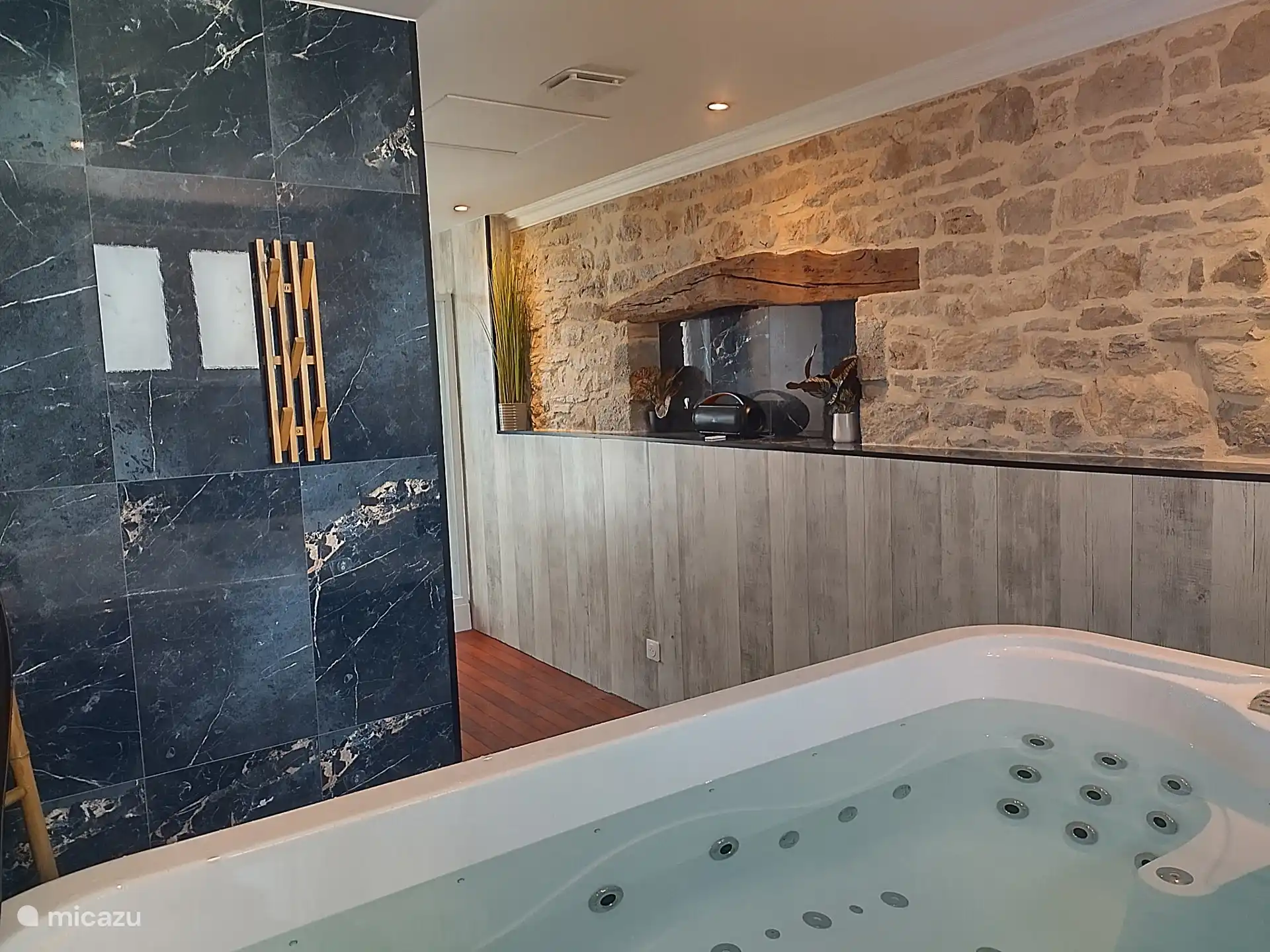PRIVATER HAMMAM UND JACUZZI