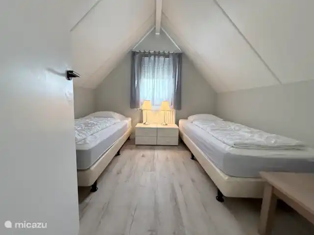 Château Cazaleres Villa 91 | France, Ariège, Daumazan-sur-Arize - maison de vacances Chambre 3 avec volet et ventilateur Dyson