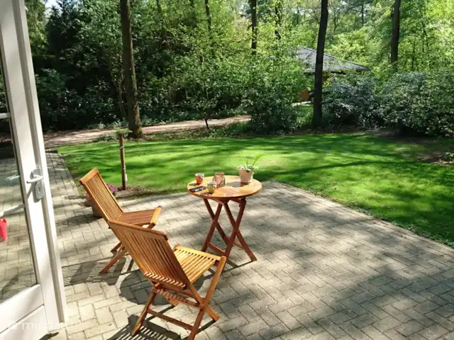 Le Chardonneret | Pays-Bas, Overijssel, Ootmarsum - bungalow Terrasse côté avant (sud)