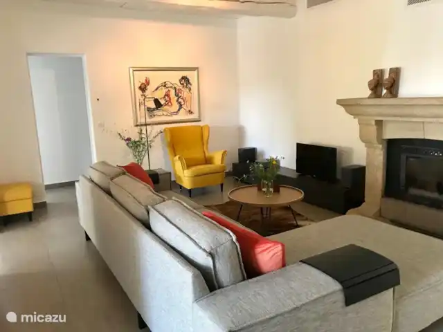 La Petite Villa Amarilla en Francia, Costa Azul, Grimaud - casa vacacional Sala de estar