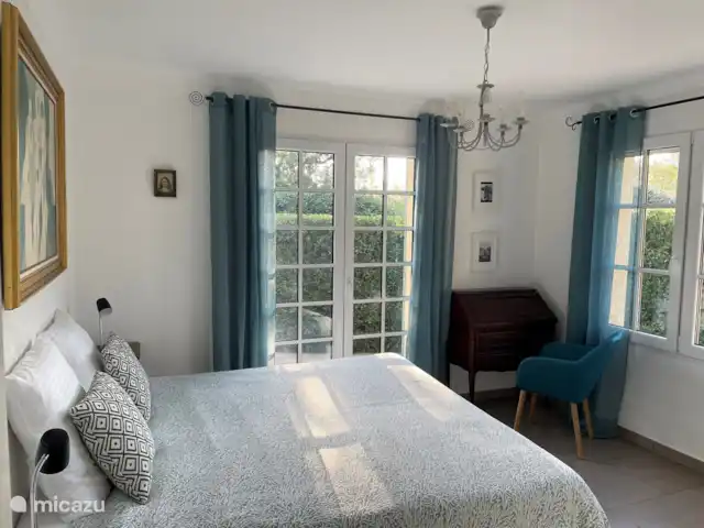La Petite Villa Amarilla en Francia, Costa Azul, Grimaud - casa vacacional Dormitorio 2