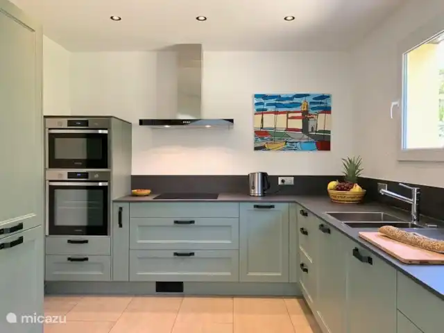 La Petite Villa Amarilla en Francia, Costa Azul, Grimaud - casa vacacional Cocina